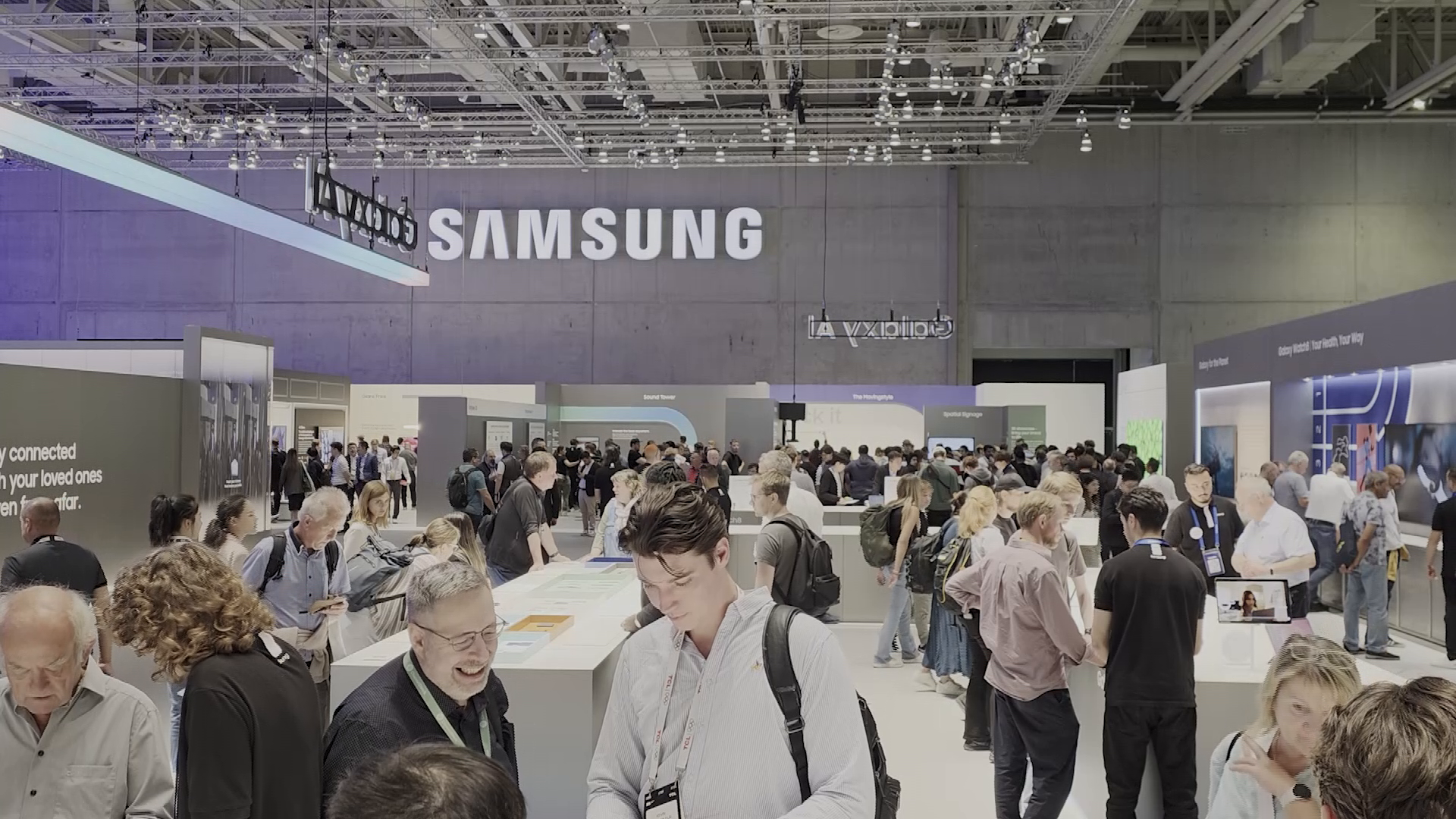 IFA 2025 — 전시장 관람객과 현장 규모
